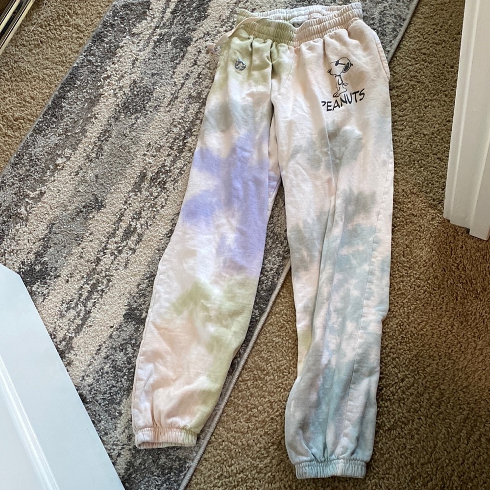 pacsun tie die sweatpants with a snoopy print